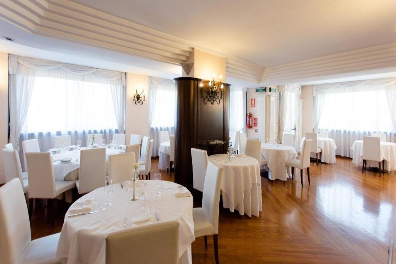 Hostellerie Du Cheval Blanc Aosta Eksteriør billede