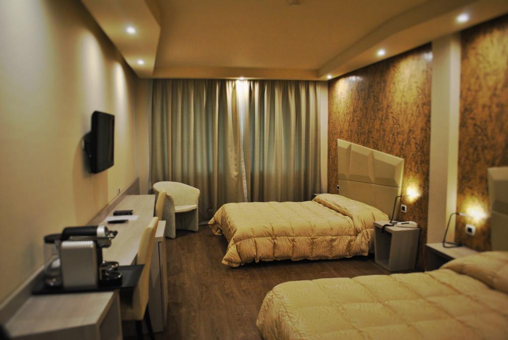 Hostellerie Du Cheval Blanc Aosta Eksteriør billede