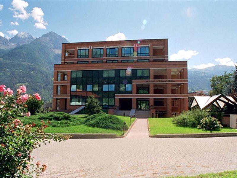 Hostellerie Du Cheval Blanc Aosta Eksteriør billede
