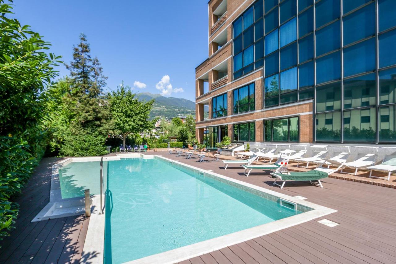 Hostellerie Du Cheval Blanc Aosta Eksteriør billede