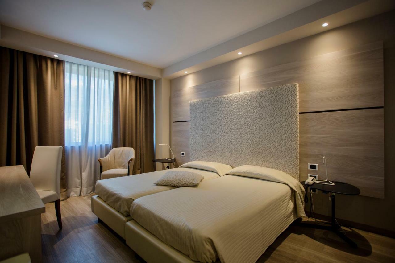 Hostellerie Du Cheval Blanc Aosta Eksteriør billede