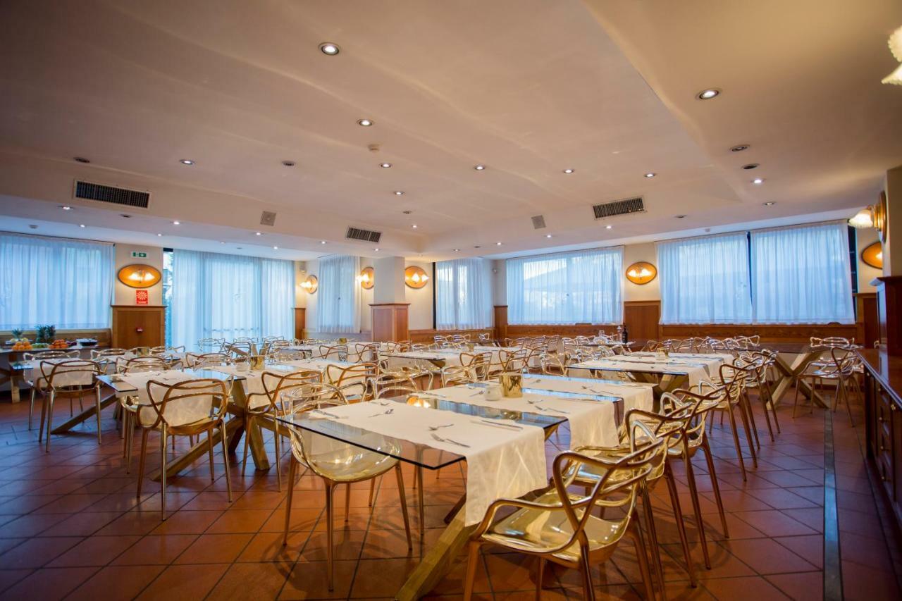 Hostellerie Du Cheval Blanc Aosta Eksteriør billede