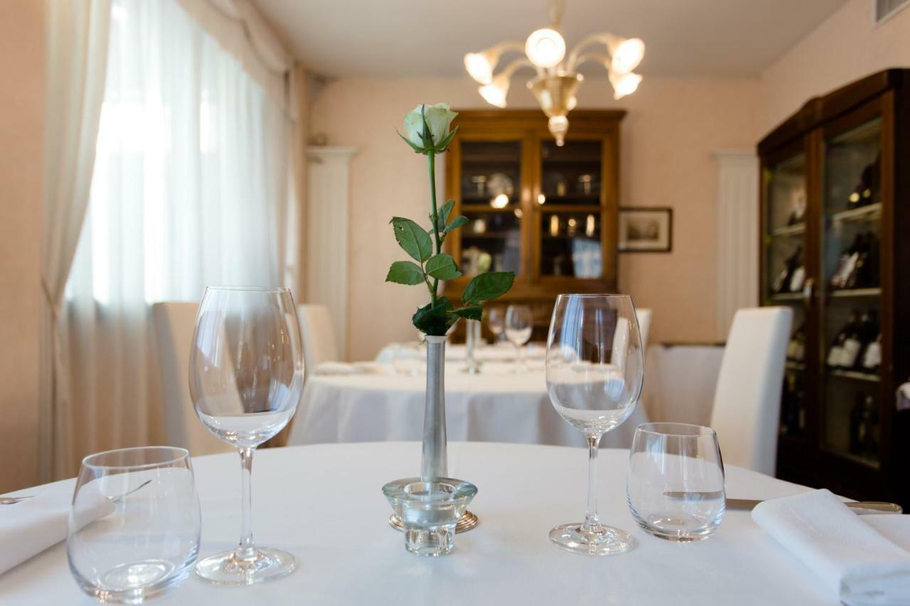 Hostellerie Du Cheval Blanc Aosta Eksteriør billede