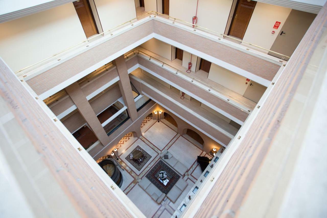 Hostellerie Du Cheval Blanc Aosta Eksteriør billede
